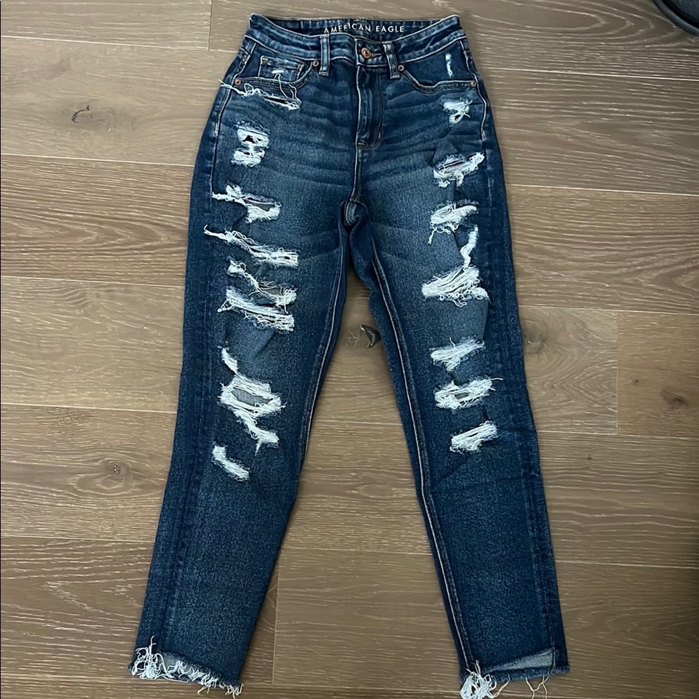 American Eagle High Rise Stretch Mom Jean Distressed | 0